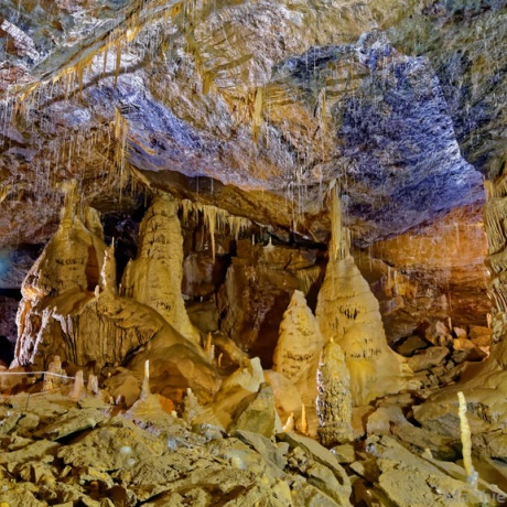 Underground hike : Speleology Discovery